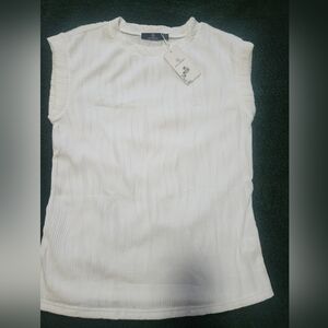 NEW! White Sleeveless Top With Wave Pattern